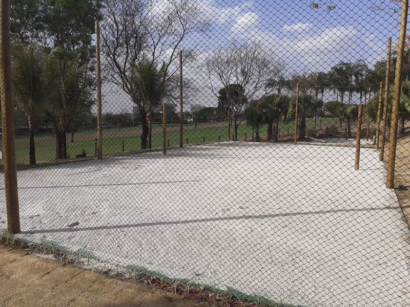 Areia para quadra de beach tennis